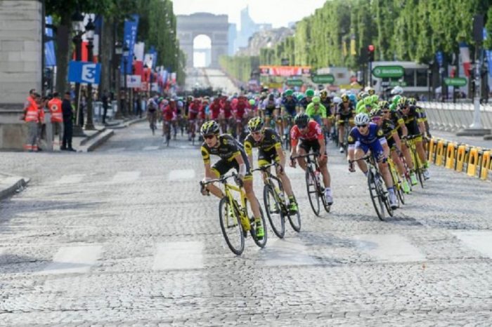 Этап 21. Шато тур де Сигур 2016. Du Tour de Paris. Programme Officiel du Tour de France. Tour of Tours.