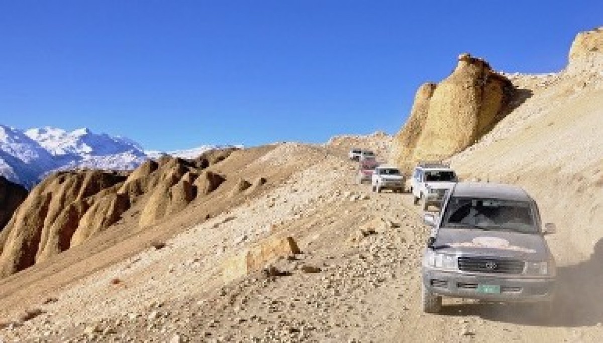 mustang nepal road trip