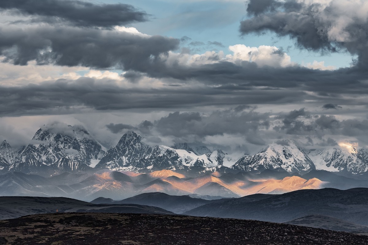 View Gongga Mountain from Hei Shi Cheng