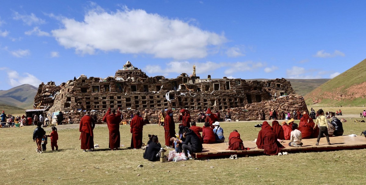 Songge Mani Stone City in Shiqu, Ganzi, Kham, West Sichuan, Southwest China