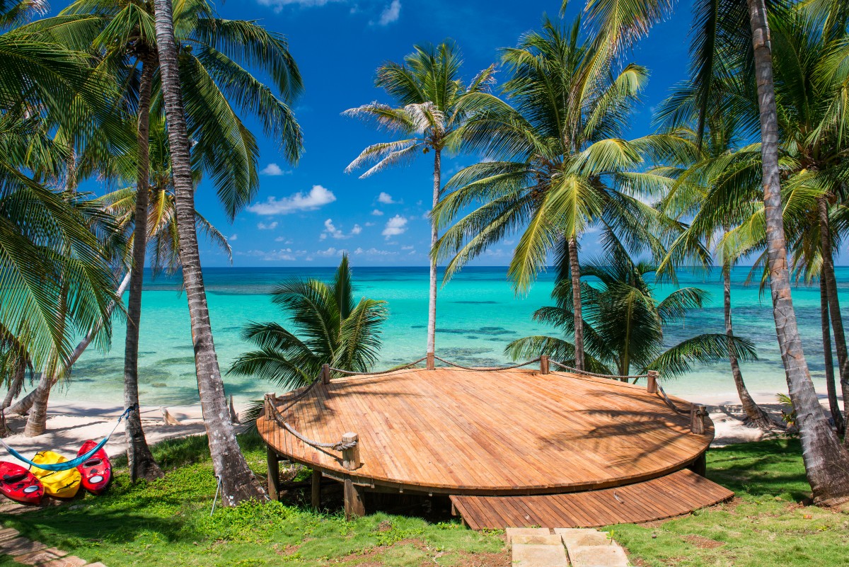 BEACH & MORE