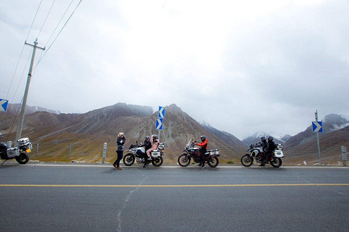 Rental motorcycle tour in South Xinjiang successfully completed by a group from Southeast Asia